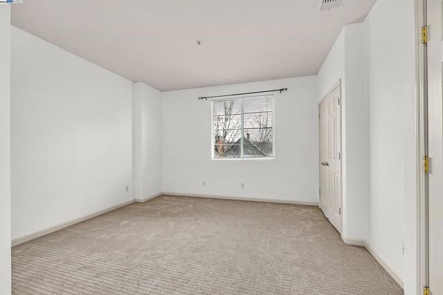 710 City Walk Pl 4, Hayward, CA 94541