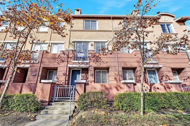 710 City Walk Pl 4, Hayward, CA 94541