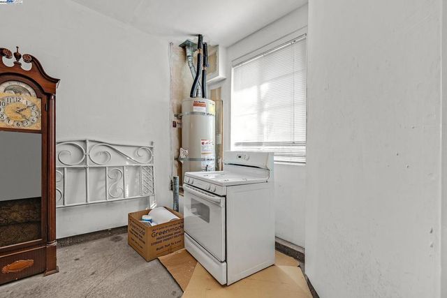 710 City Walk Pl 4, Hayward, CA 94541