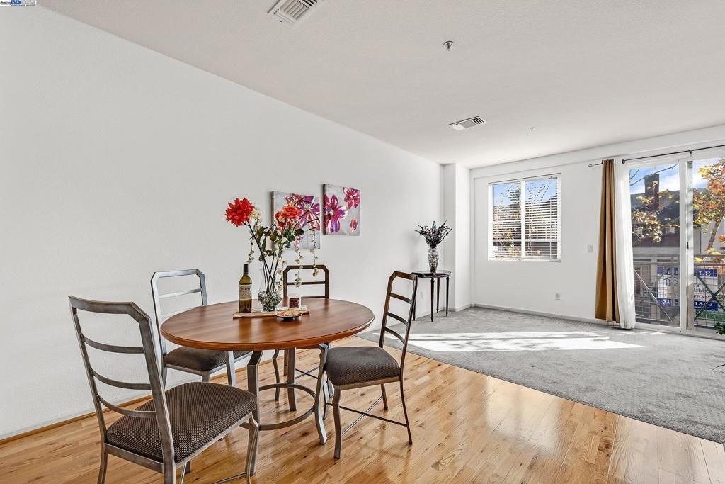 710 City Walk Pl 4, Hayward, CA 94541