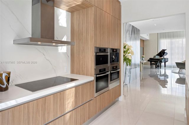 900 Brickell Key Blvd 2004, Miami, FL 33131