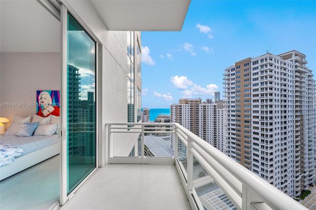 900 Brickell Key Blvd 2004, Miami, FL 33131