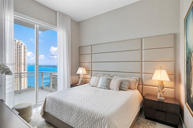 900 Brickell Key Blvd 2004, Miami, FL 33131