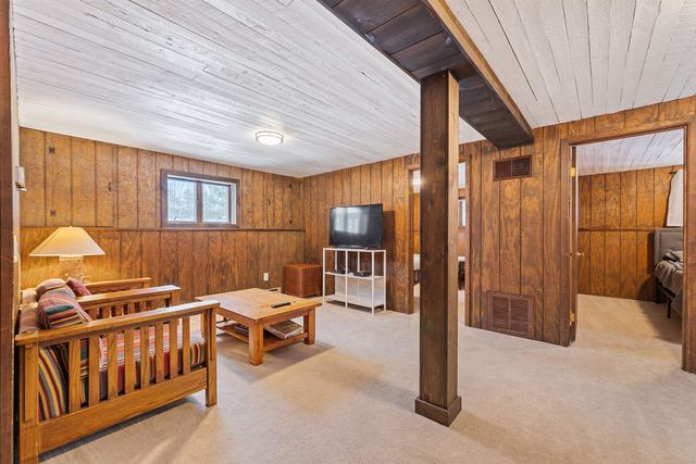 261 Handle Road, Dover, VT 05356