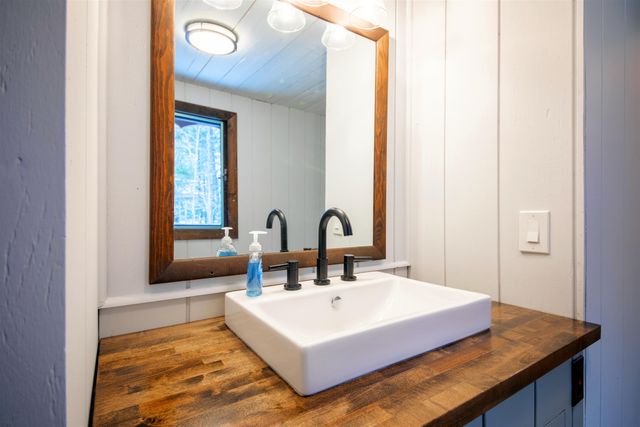 261 Handle Road, Dover, VT 05356