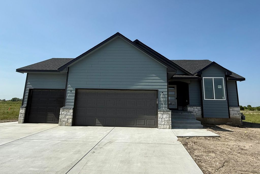 5531 N Toben Ct, Bel Aire, KS 67226