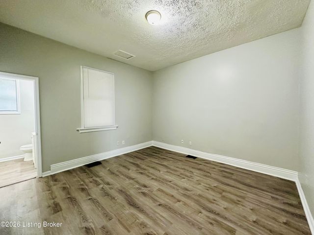 2912 Greenwood Ave, Louisville, KY 40211
