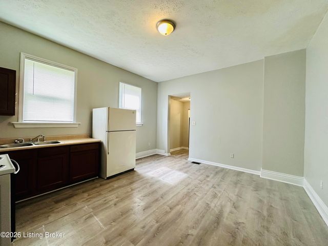 2912 Greenwood Ave, Louisville, KY 40211