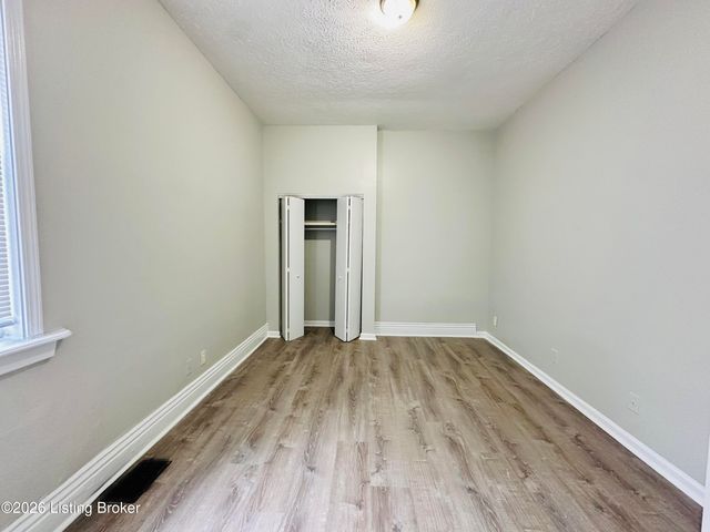 2912 Greenwood Ave, Louisville, KY 40211