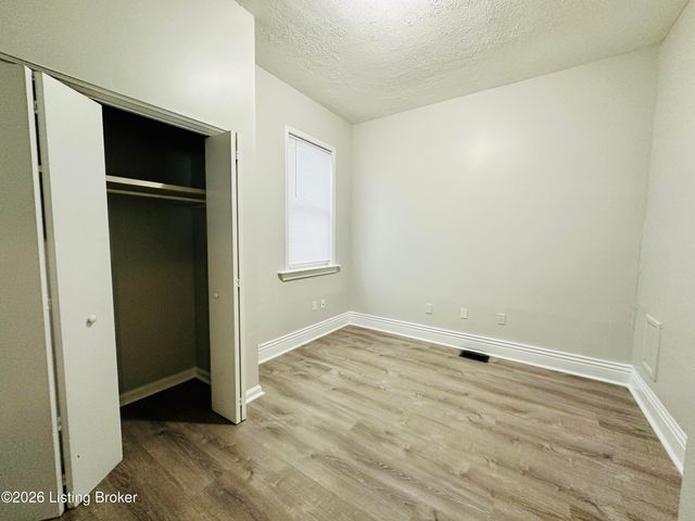 2912 Greenwood Ave, Louisville, KY 40211