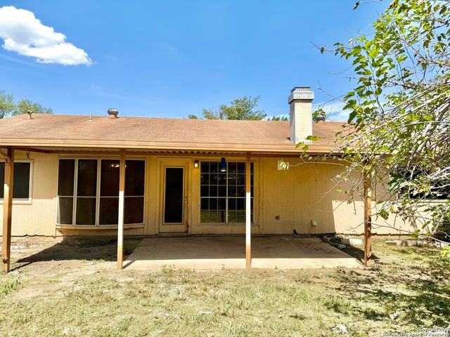 5819 Champions Hill Dr., San Antonio, TX 78233