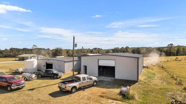 19316 Spillway Rd, Winona, TX 75792