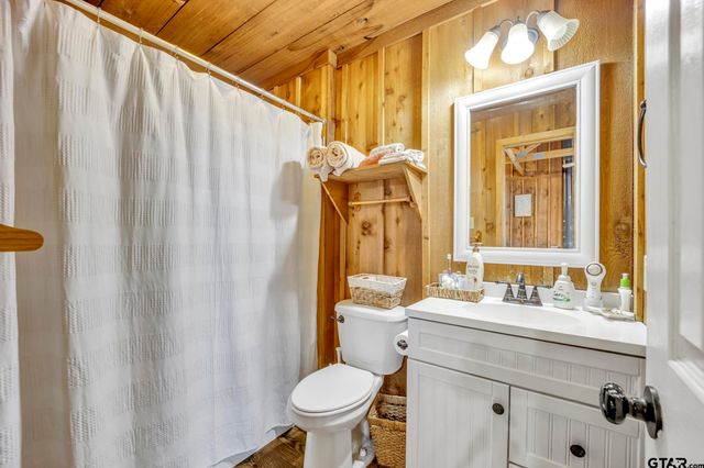 19316 Spillway Rd, Winona, TX 75792