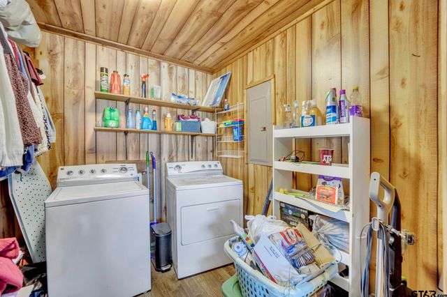 19316 Spillway Rd, Winona, TX 75792