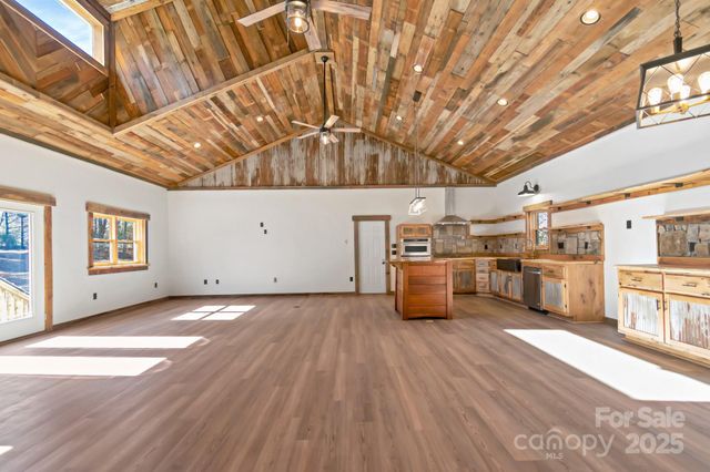 486 Hunter-Lysik Way, Laurel Springs, NC 28644