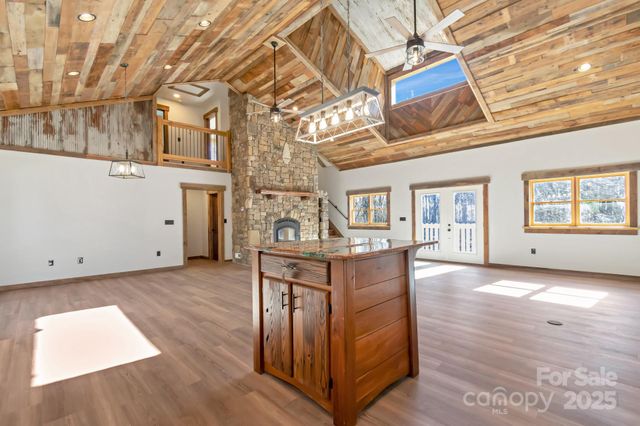 486 Hunter-Lysik Way, Laurel Springs, NC 28644