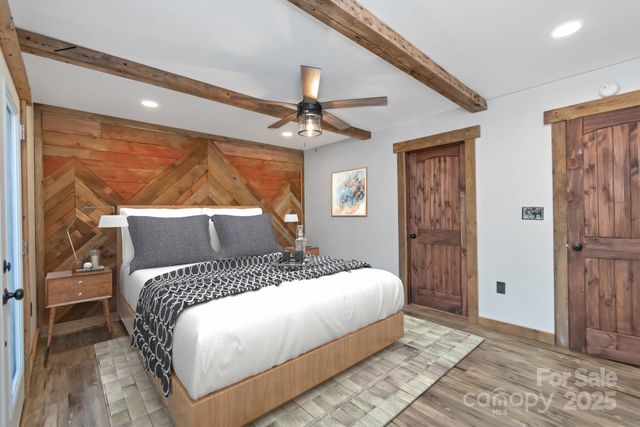 486 Hunter-Lysik Way, Laurel Springs, NC 28644