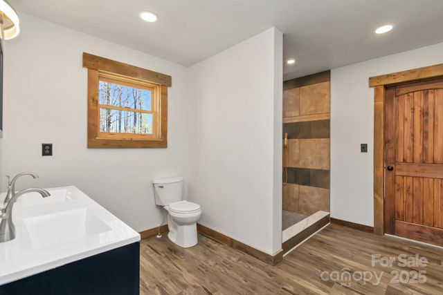 486 Hunter-Lysik Way, Laurel Springs, NC 28644