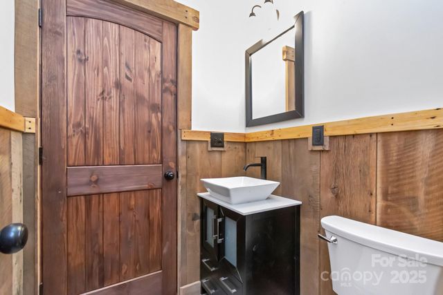 486 Hunter-Lysik Way, Laurel Springs, NC 28644