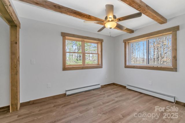 486 Hunter-Lysik Way, Laurel Springs, NC 28644