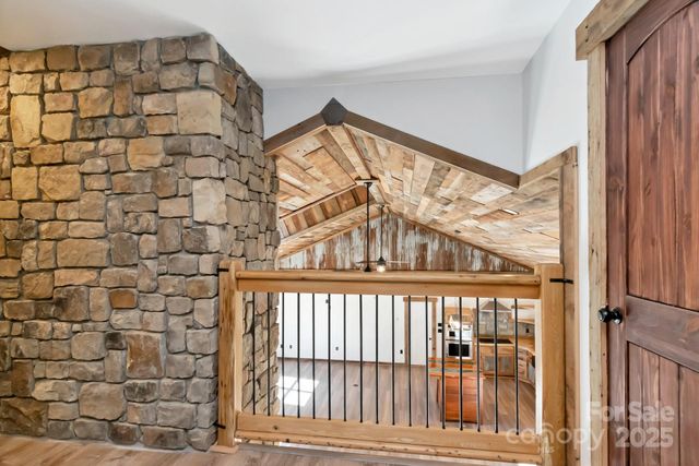 486 Hunter-Lysik Way, Laurel Springs, NC 28644