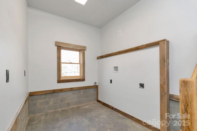 486 Hunter-Lysik Way, Laurel Springs, NC 28644