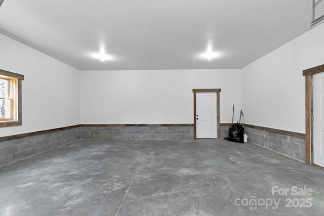 486 Hunter-Lysik Way, Laurel Springs, NC 28644