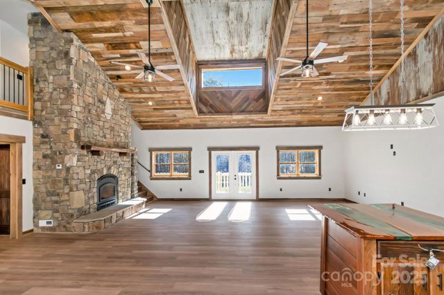 486 Hunter-Lysik Way, Laurel Springs, NC 28644