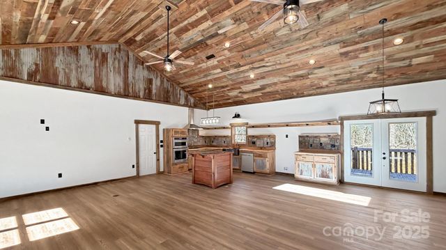 486 Hunter-Lysik Way, Laurel Springs, NC 28644