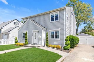 2389 Spruce Street, Seaford, NY 11783