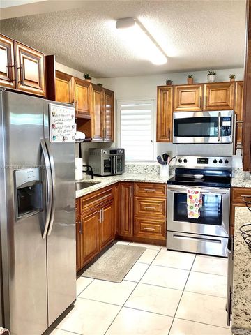 8900 Washington Boulevard 415, Pembroke Pines, FL 33025