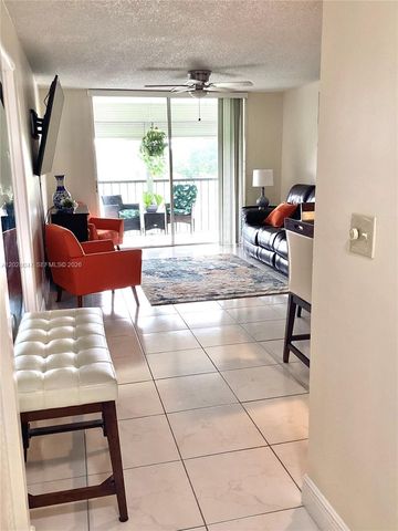 8900 Washington Boulevard 415, Pembroke Pines, FL 33025