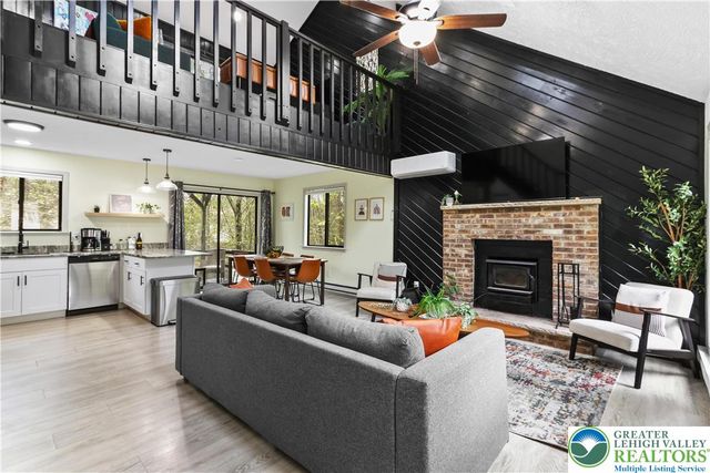 3540 Peak Drive, Coolbaugh Twp, PA 18466