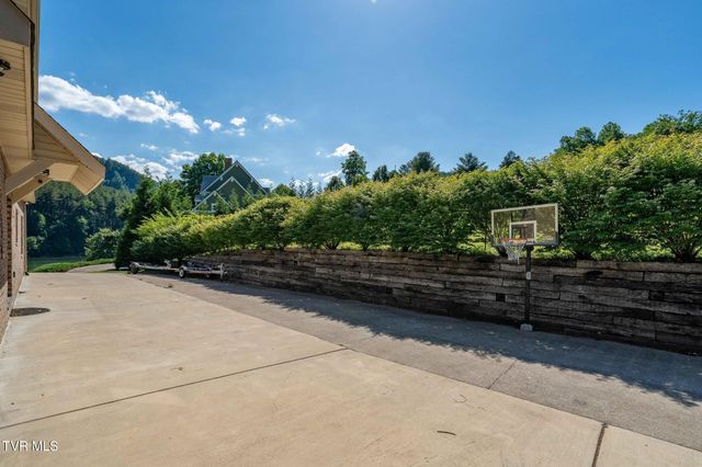 285 Cable Hollow Road, Butler, TN 37640
