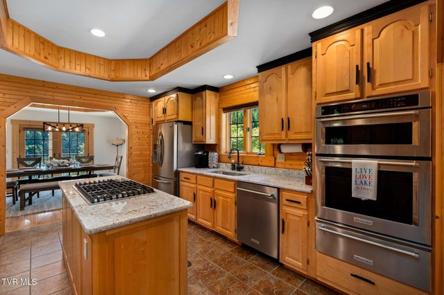 285 Cable Hollow Road, Butler, TN 37640