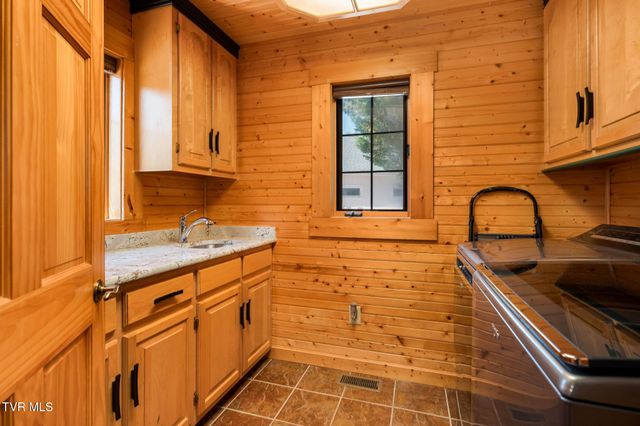 285 Cable Hollow Road, Butler, TN 37640