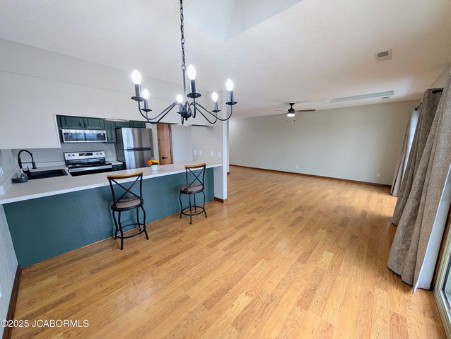 1310 SWIFTS HIGHWAY H202, Jefferson City, MO 65109