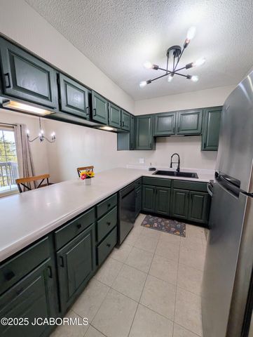 1310 SWIFTS HIGHWAY H202, Jefferson City, MO 65109