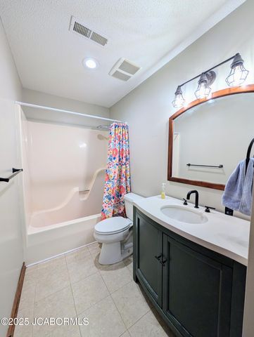 1310 SWIFTS HIGHWAY H202, Jefferson City, MO 65109