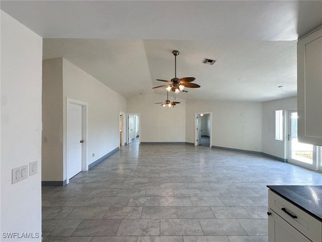 137 Meta ST, Fort Myers, FL 33905