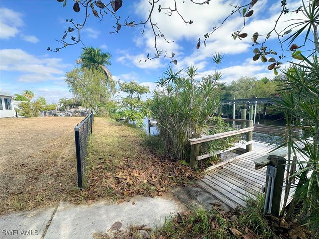 137 Meta ST, Fort Myers, FL 33905