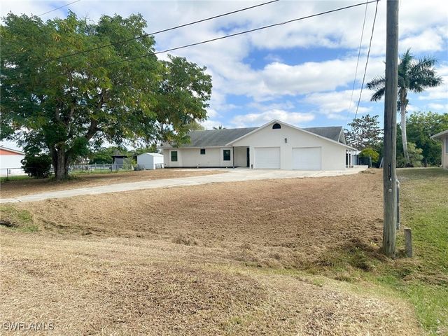 137 Meta ST, Fort Myers, FL 33905