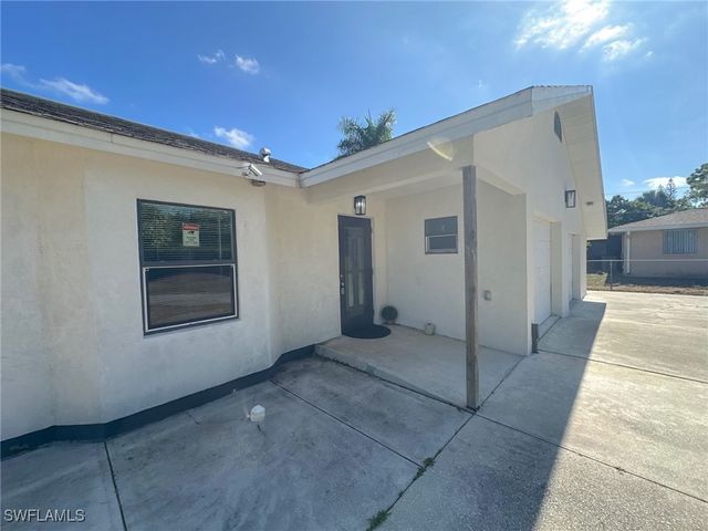 137 Meta ST, Fort Myers, FL 33905