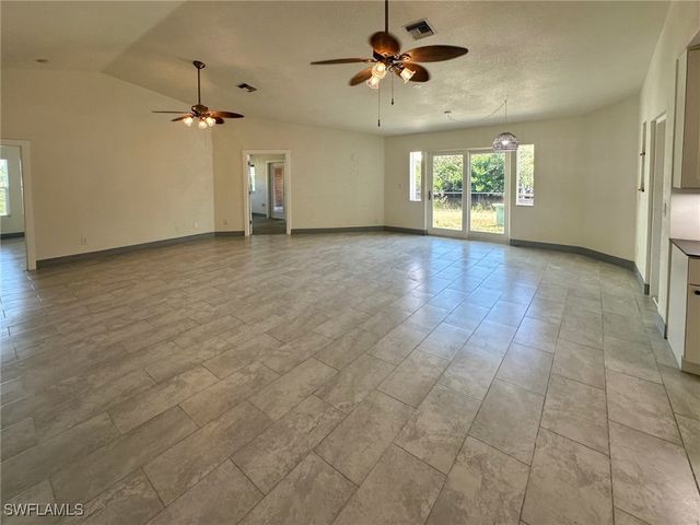 137 Meta ST, Fort Myers, FL 33905