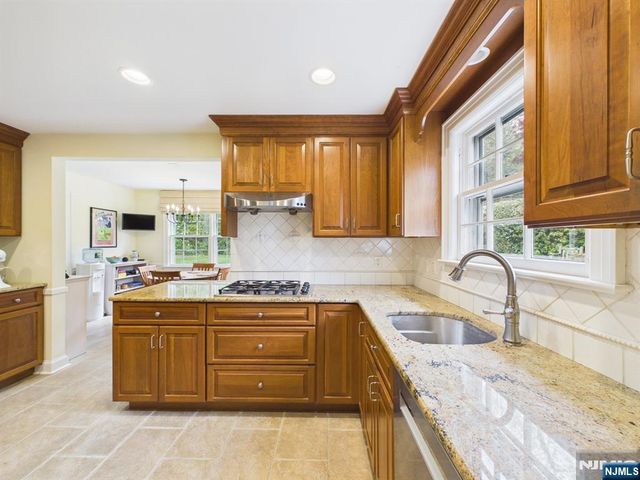 342 Beechwood Road, Ridgewood, NJ 07450