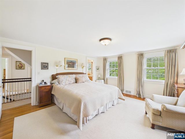 342 Beechwood Road, Ridgewood, NJ 07450