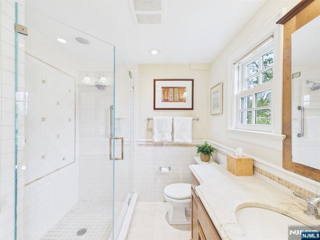 342 Beechwood Road, Ridgewood, NJ 07450