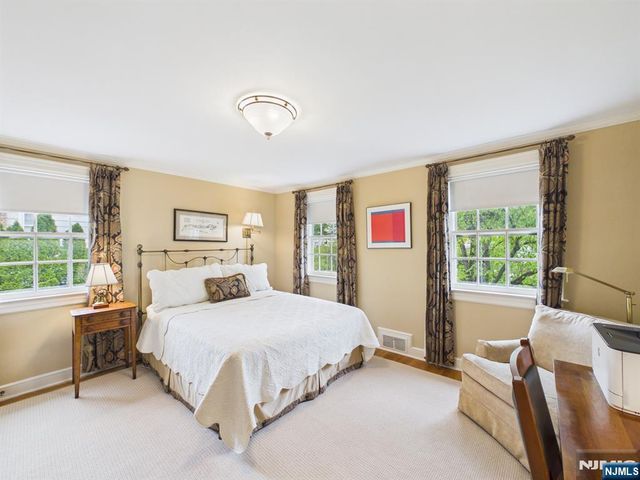 342 Beechwood Road, Ridgewood, NJ 07450