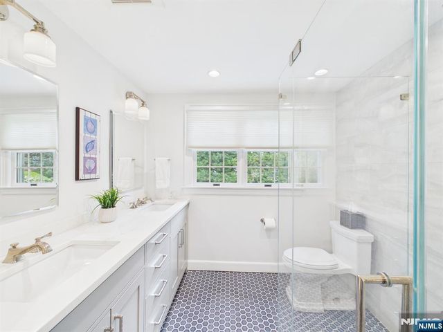 342 Beechwood Road, Ridgewood, NJ 07450