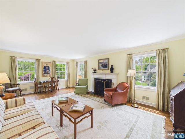 342 Beechwood Road, Ridgewood, NJ 07450